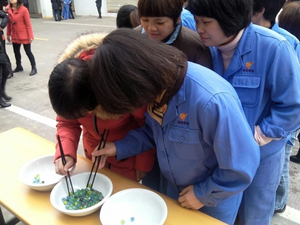 燕京惠泉公司举办庆三八游园活动