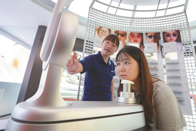 《新华日报》聚焦:新的“风口”丹阳眼镜凭什么竞速?(图2)