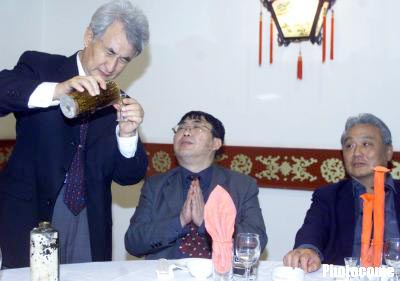 聂卫平后悔为庆国足出线开珍藏酒:太不值了