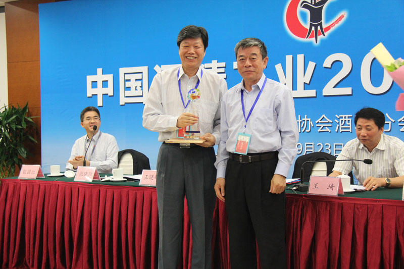天冠董事长_天冠弥勒菩萨图片